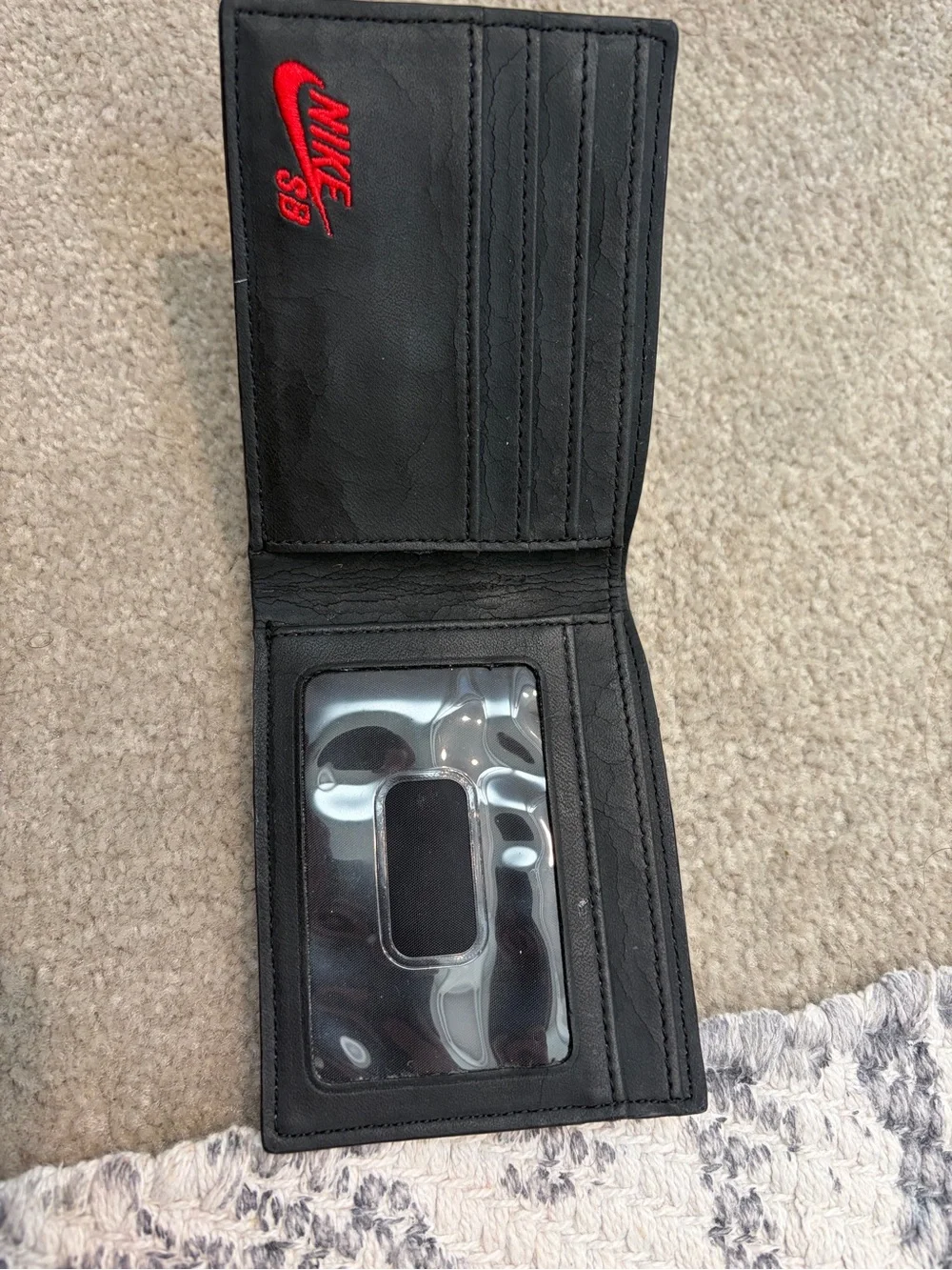 Nike Men's White and Black Graphic Bifold Wallet